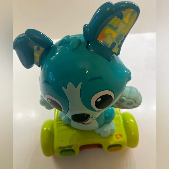 V-TECH HOVER PUP INTERACTIVE DOG 9-36 mos
HAS 3 ENGAGING PLAY MODES. SEE VIDEO - Picture 5 of 6